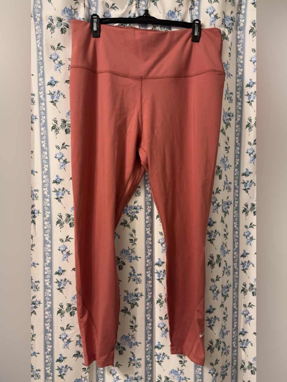 Nike One Dri-Fit Women’s 7/8 Tight Fit High Rise Leggings NWT